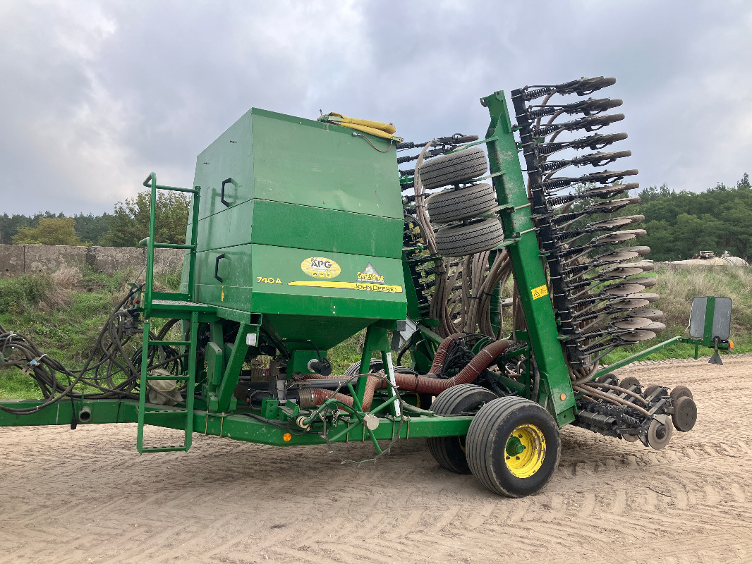 آلة البذر John Deere 740 A: صورة 1