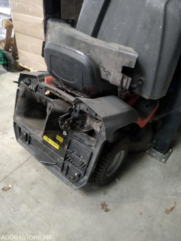 2 tondeuses autoportées - جزازة عشب الحدائق: صورة 4 2 tondeuses autoportées - جزازة عشب الحدائق: صورة 4