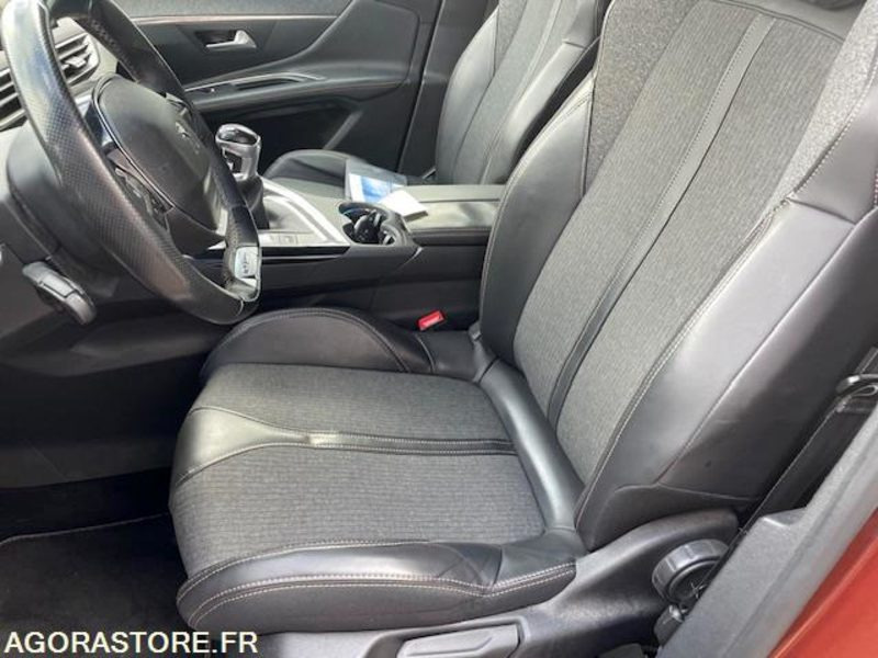 3008 GT-LINE 1.2 PT 130cv. 05/2017. 117900 KM - سيارة دفع رباعي: صورة 5 3008 GT-LINE 1.2 PT 130cv. 05/2017. 117900 KM - سيارة دفع رباعي: صورة 5