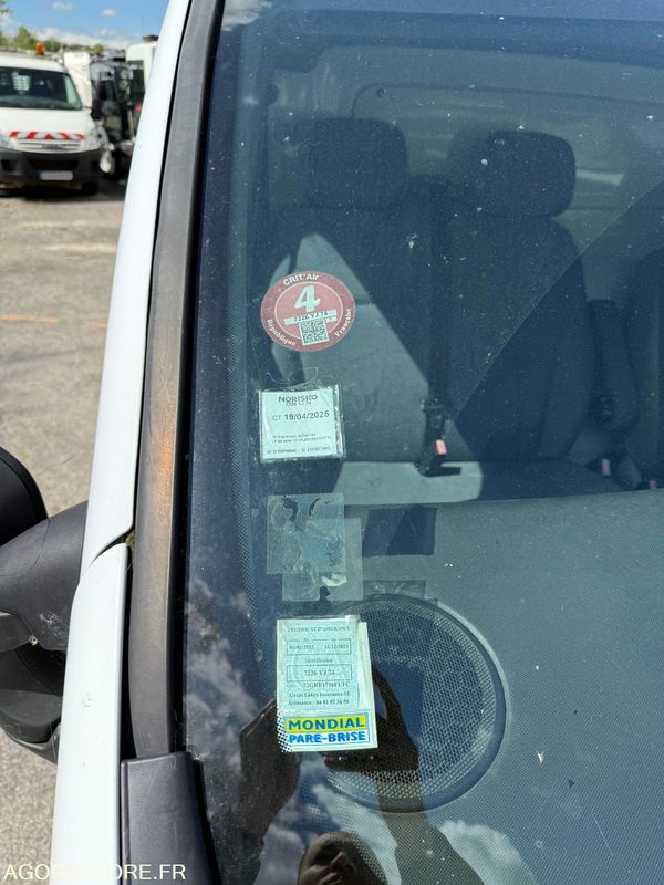 7226YJ74 - RENAULT TRAFIC - فان: صورة 4 7226YJ74 - RENAULT TRAFIC - فان: صورة 4