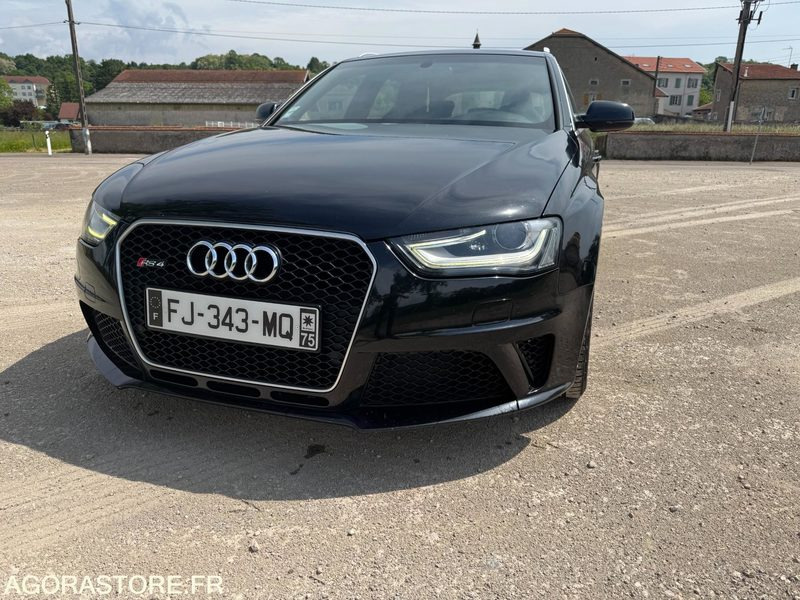 AUDI A4 RS4 - 2013 - 155 000KM - سيارة: صورة 1 AUDI A4 RS4 - 2013 - 155 000KM - سيارة: صورة 1