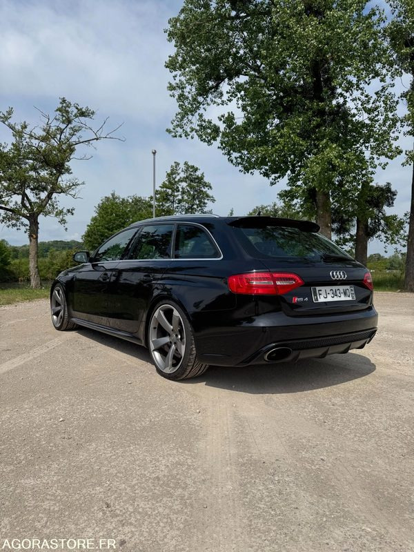 AUDI A4 RS4 - 2013 - 155 000KM - سيارة: صورة 3 AUDI A4 RS4 - 2013 - 155 000KM - سيارة: صورة 3