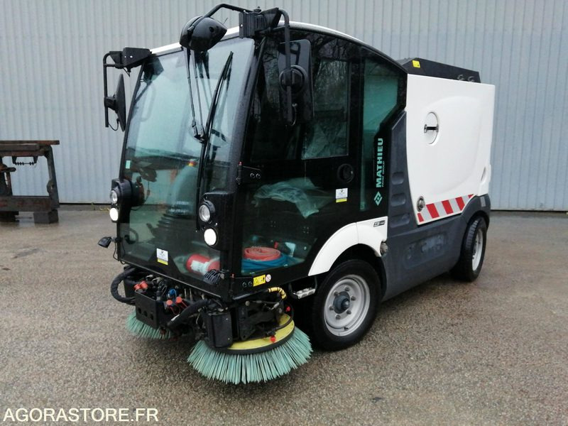 BALAYEUSE - MATHIEU - AZURA FLEX - 2020 / 4222 HEURES - سياره كنس شوارع: صورة 3 BALAYEUSE - MATHIEU - AZURA FLEX - 2020 / 4222 HEURES - سياره كنس شوارع: صورة 3