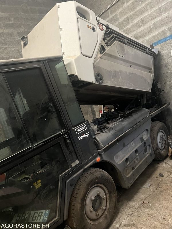 BALAYEUSE SCHMIDT SWINGO 2001+ UNE BALAYEUSE BOSCHUNG 2001 - سياره كنس شوارع: صورة 3 BALAYEUSE SCHMIDT SWINGO 2001+ UNE BALAYEUSE BOSCHUNG 2001 - سياره كنس شوارع: صورة 3