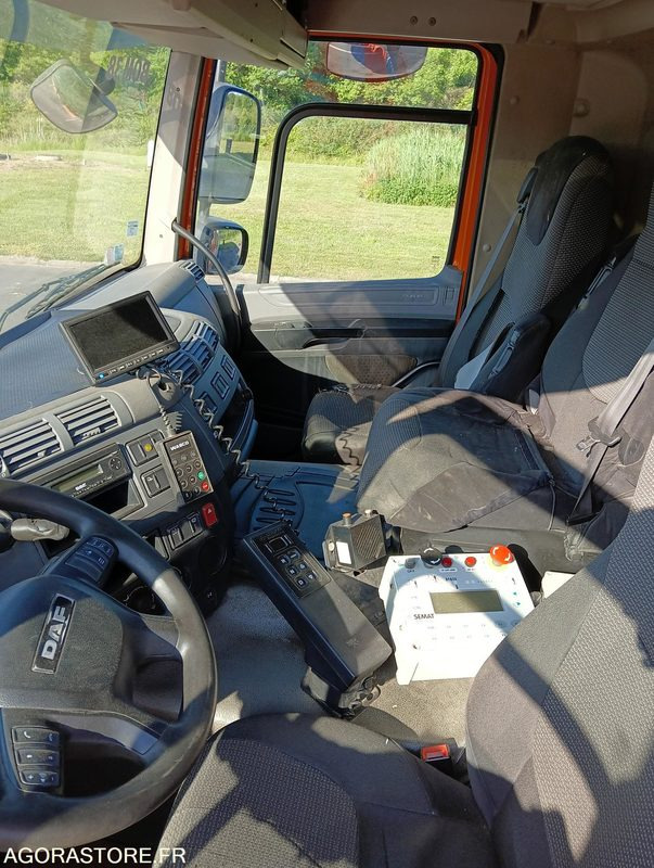 BENNE A ORDURES MENAGERES DAF - 2015 - 362 235 km - شاحنة قمامة: صورة 5 BENNE A ORDURES MENAGERES DAF - 2015 - 362 235 km - شاحنة قمامة: صورة 5