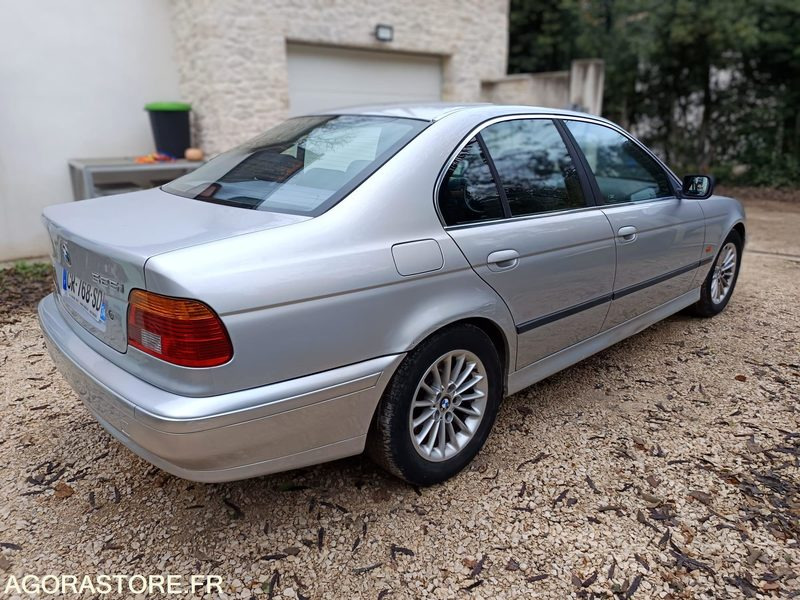 BMW SERIE 5 525i 2.5 i 192CH BOITE AUTOMATIQUE - 2001 - 212000KMS - سيارة: صورة 5 BMW SERIE 5 525i 2.5 i 192CH BOITE AUTOMATIQUE - 2001 - 212000KMS - سيارة: صورة 5