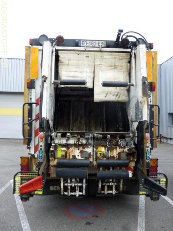 BOM ECONIC MERCEDES CABINE TYPE BUS 2007 4 places 247550kms - شاحنة قمامة: صورة 2 BOM ECONIC MERCEDES CABINE TYPE BUS 2007 4 places 247550kms - شاحنة قمامة: صورة 2