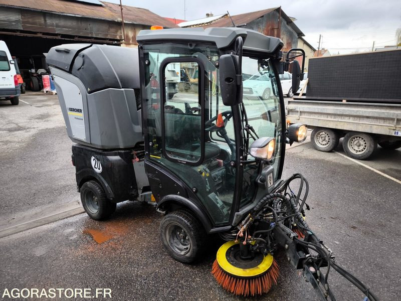 Balayeuse KARCHER MIC 34C 558 heures 2019 - سياره كنس شوارع: صورة 4 Balayeuse KARCHER MIC 34C 558 heures 2019 - سياره كنس شوارع: صورة 4