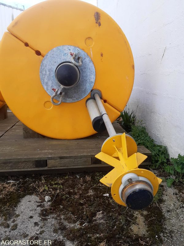 Bouée jaune 600L - أدوات ومعدات: صورة 1 Bouée jaune 600L - أدوات ومعدات: صورة 1
