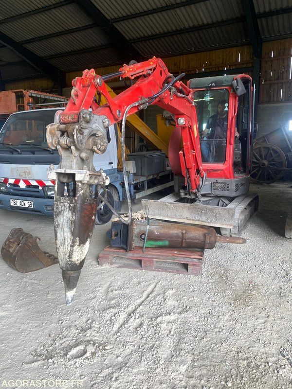 Brise roche Sandvik BR211 M1 - مطرقة هيدروليكية: صورة 1 Brise roche Sandvik BR211 M1 - مطرقة هيدروليكية: صورة 1