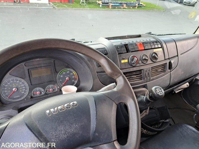 CAMION BENNE GRUE IVECO - 2014 / 240742 KM - شاحنة: صورة 4 CAMION BENNE GRUE IVECO - 2014 / 240742 KM - شاحنة: صورة 4