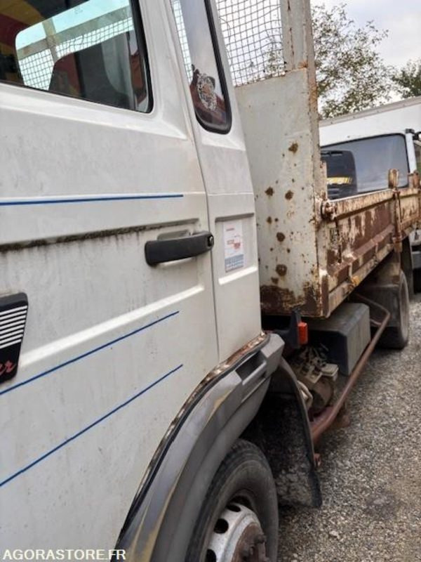 CAMION BENNE RENAULT S135 MIDLINER 1995 204000 KM - شاحنة قلاب: صورة 3 CAMION BENNE RENAULT S135 MIDLINER 1995 204000 KM - شاحنة قلاب: صورة 3