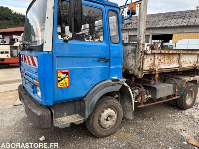 CAMION BENNE (TRI-BENNE) RENAULT S120 MIDLINER 1991 221000 KM - شاحنة قلاب: صورة 2 CAMION BENNE (TRI-BENNE) RENAULT S120 MIDLINER 1991 221000 KM - شاحنة قلاب: صورة 2