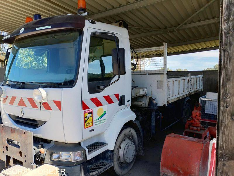 CAMION GRUE 250 RENAULT - شاحنة: صورة 1 CAMION GRUE 250 RENAULT - شاحنة: صورة 1