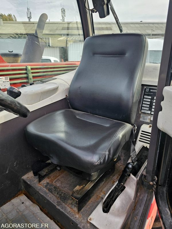 CHARIOT ELECATEUR MANITOU MT732 - 2004 - 5207H - رافعة شوكية ديزل: صورة 5 CHARIOT ELECATEUR MANITOU MT732 - 2004 - 5207H - رافعة شوكية ديزل: صورة 5