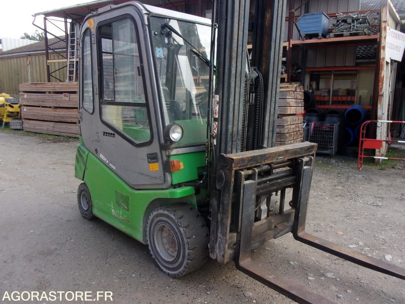 CHARIOT ÉLÉVATEUR 3 TONNES POSITIONNEUR DE FOURCHES ELECTRIQUE CESAB - رافعة شوكية كهربائية: صورة 1 CHARIOT ÉLÉVATEUR 3 TONNES POSITIONNEUR DE FOURCHES ELECTRIQUE CESAB - رافعة شوكية كهربائية: صورة 1