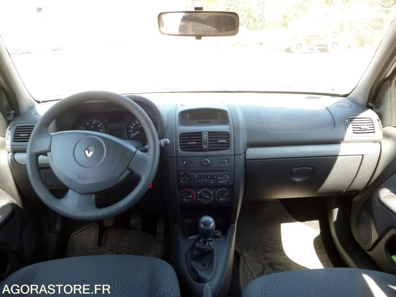 CLIO 2 ESSENCE - سيارة: صورة 5 CLIO 2 ESSENCE - سيارة: صورة 5