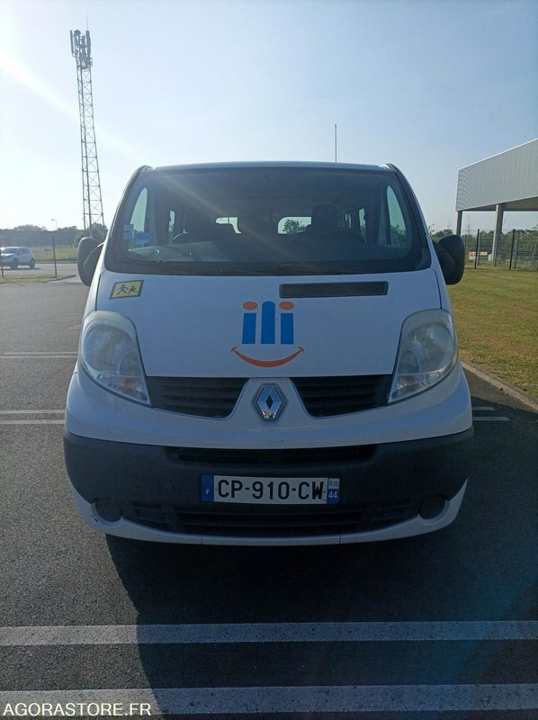 CP-910-CW - Roulant - RENAULT TRAFIC - VP - 9 Places - 308 000 Kms - حافلة صغيرة, ميكروباص: صورة 3 CP-910-CW - Roulant - RENAULT TRAFIC - VP - 9 Places - 308 000 Kms - حافلة صغيرة, ميكروباص: صورة 3