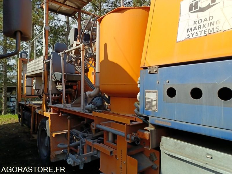 Camion Renault Midlum machine à spray peinture BE-892-HC - شاحنة: صورة 4 Camion Renault Midlum machine à spray peinture BE-892-HC - شاحنة: صورة 4