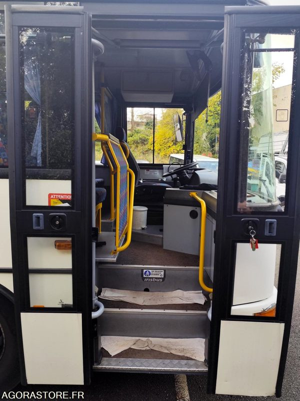 Car Irisbus Recreo 205600kms 2005 60 places - حافلة مدرسية: صورة 5 Car Irisbus Recreo 205600kms 2005 60 places - حافلة مدرسية: صورة 5