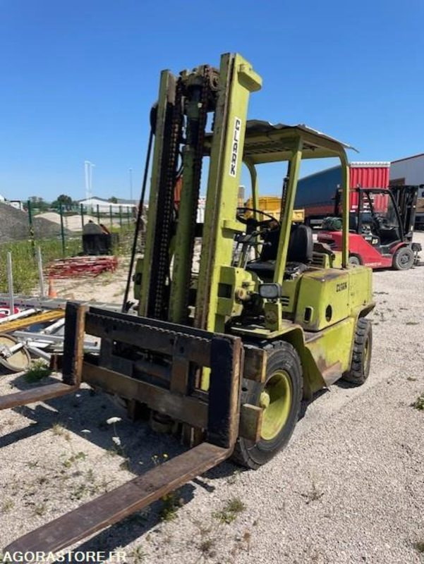 Chariot elevateur Clark 3.5 T - رافعة شوكية ديزل: صورة 1 Chariot elevateur Clark 3.5 T - رافعة شوكية ديزل: صورة 1