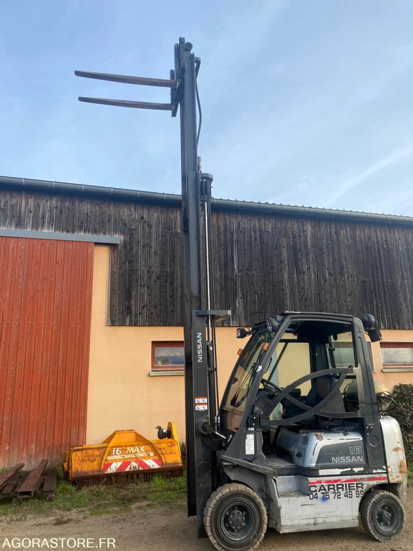 Chariot élévateur GAZ NISSAN 1.8T - رافعة شوكية تعمل بالغاز: صورة 3 Chariot élévateur GAZ NISSAN 1.8T - رافعة شوكية تعمل بالغاز: صورة 3