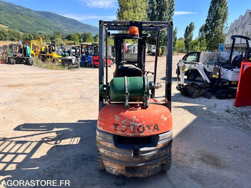 Chariot élévateur à gaz Toyota FG15 4,3m - 1,5T - Année 1994 - 10770 heures - رافعة شوكية تعمل بالغاز: صورة 4 Chariot élévateur à gaz Toyota FG15 4,3m - 1,5T - Année 1994 - 10770 heures - رافعة شوكية تعمل بالغاز: صورة 4