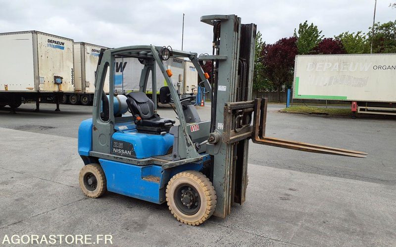 Chariot élévateur frontal GAZ Nissan 2827 heures Triplex UD02A25PQ - 3F550 - رافعة شوكية تعمل بالغاز: صورة 4 Chariot élévateur frontal GAZ Nissan 2827 heures Triplex UD02A25PQ - 3F550 - رافعة شوكية تعمل بالغاز: صورة 4