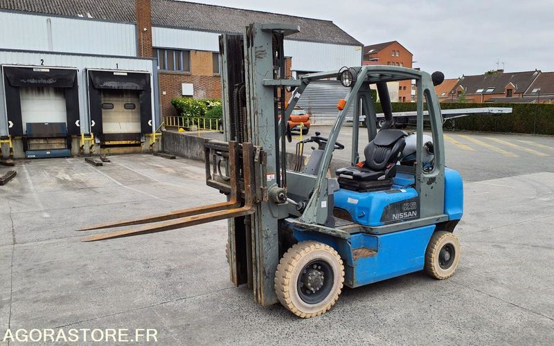 Chariot élévateur frontal GAZ Nissan 2827 heures Triplex UD02A25PQ - 3F550 - رافعة شوكية تعمل بالغاز: صورة 3 Chariot élévateur frontal GAZ Nissan 2827 heures Triplex UD02A25PQ - 3F550 - رافعة شوكية تعمل بالغاز: صورة 3