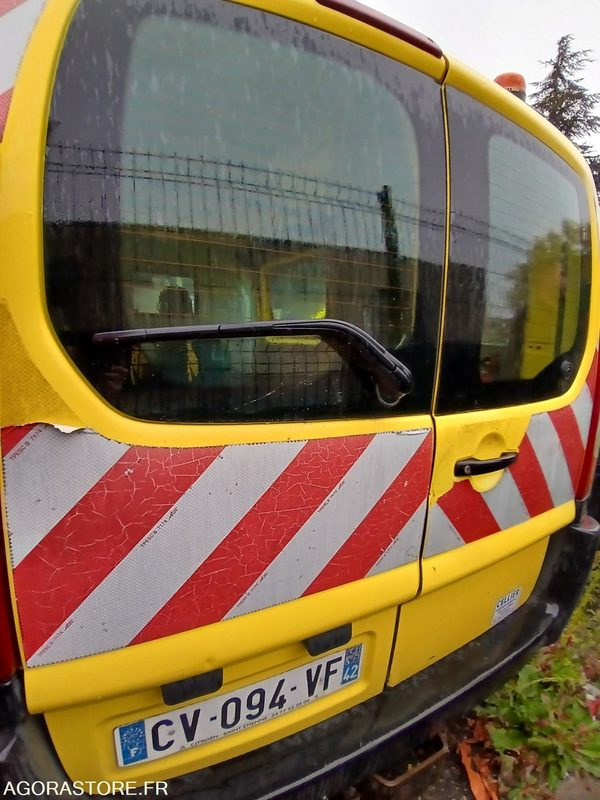 Citroën Jumpy - 2013 - 181539kms - CV094VF - فان المدمجة: صورة 4 Citroën Jumpy - 2013 - 181539kms - CV094VF - فان المدمجة: صورة 4