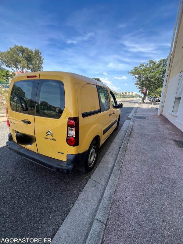 سيارة Citroen berlingo - 2016 - 76000km: صورة 11