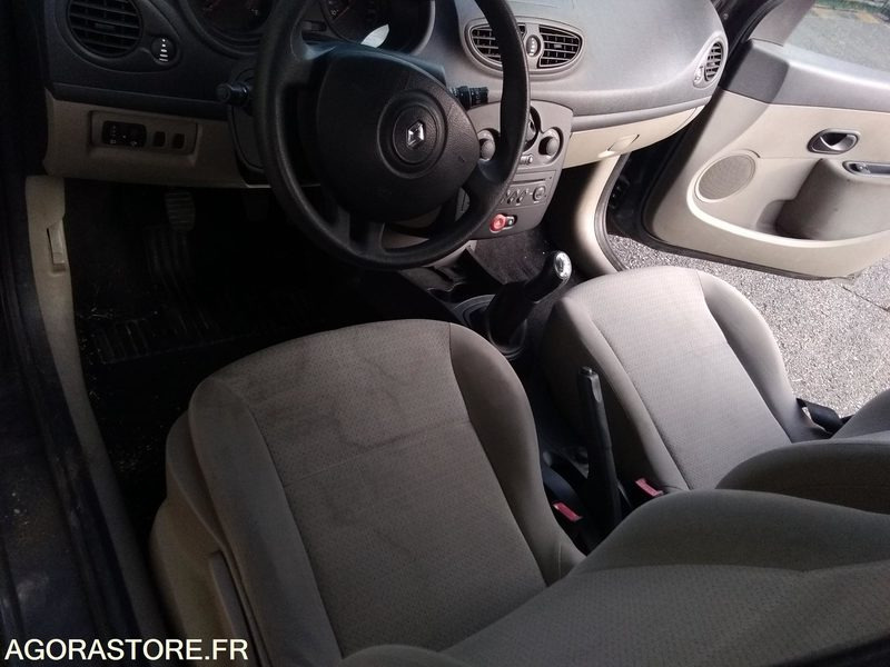 Clio 1.5 dci 1er main du 10.07.2007 131100kms type MRE5222EF558 - سيارة: صورة 4 Clio 1.5 dci 1er main du 10.07.2007 131100kms type MRE5222EF558 - سيارة: صورة 4