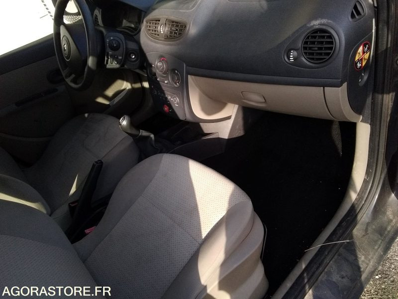 Clio 1.5 dci 1er main du 10.07.2007 131100kms type MRE5222EF558 - سيارة: صورة 5 Clio 1.5 dci 1er main du 10.07.2007 131100kms type MRE5222EF558 - سيارة: صورة 5