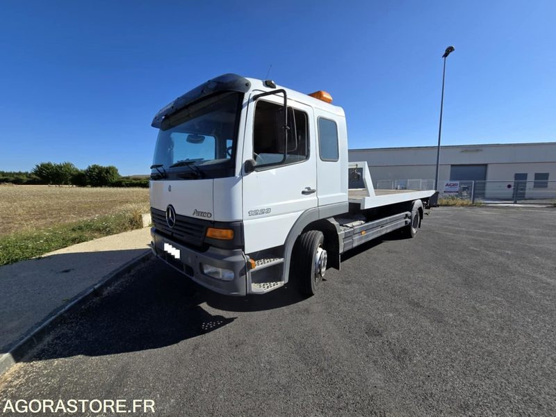 Dépanneuse Mercedes 1223 MOTEUR ECHANGE STANDARD 8O.000 - شاحنة: صورة 2 Dépanneuse Mercedes 1223 MOTEUR ECHANGE STANDARD 8O.000 - شاحنة: صورة 2