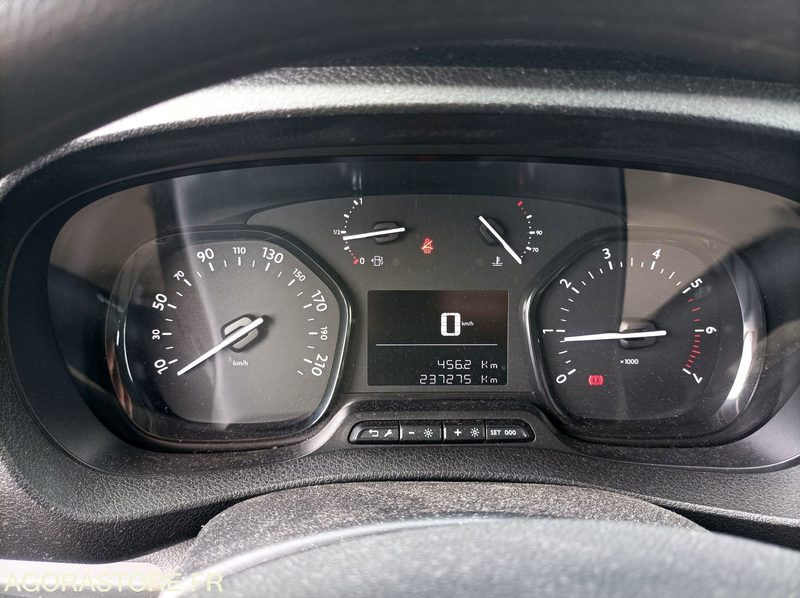 تأجير  ET-667-JP - Roulant - CITROEN JUMPY SPACE TOURER - VP - 237 280 Kms ET-667-JP - Roulant - CITROEN JUMPY SPACE TOURER - VP - 237 280 Kms: صورة 11