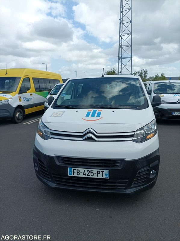 FB-425-PT - Non Roulant - CITROEN JUMPY SPACE TOURER - 9 Places - 228 723 Kms - حافلة صغيرة, ميكروباص: صورة 4 FB-425-PT - Non Roulant - CITROEN JUMPY SPACE TOURER - 9 Places - 228 723 Kms - حافلة صغيرة, ميكروباص: صورة 4