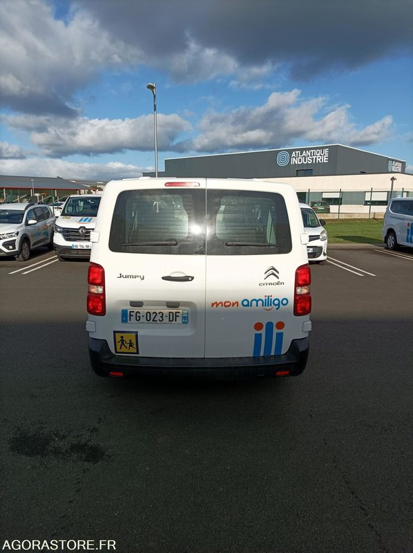 FG-023-DF - Roulant - CITROEN JUMPY SPACE TOURER - VP - 178 975 Kms - حافلة صغيرة, ميكروباص: صورة 4 FG-023-DF - Roulant - CITROEN JUMPY SPACE TOURER - VP - 178 975 Kms - حافلة صغيرة, ميكروباص: صورة 4