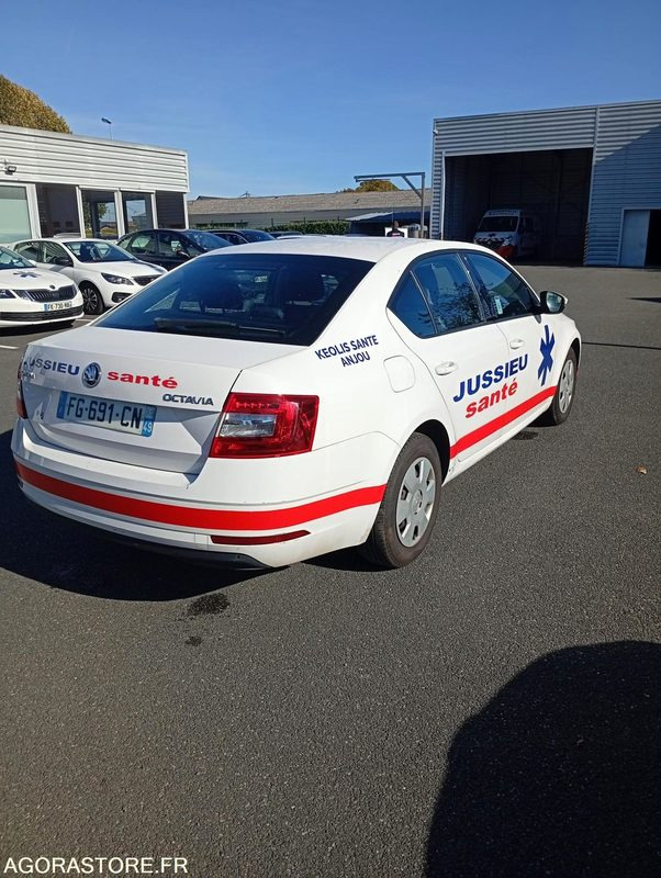 FG-691-CN - Roulant - SKODA Octavia - VP - 395 000 Kms - سيارة: صورة 4 FG-691-CN - Roulant - SKODA Octavia - VP - 395 000 Kms - سيارة: صورة 4