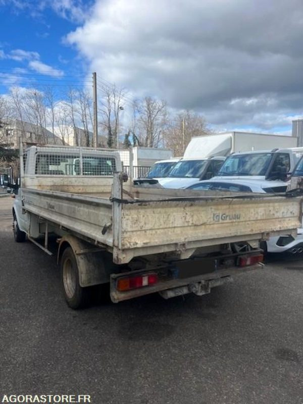 FORD TRANSIT 2.4 TD BENNE - 2002 - 204 000km - قلاب صغير: صورة 3 FORD TRANSIT 2.4 TD BENNE - 2002 - 204 000km - قلاب صغير: صورة 3