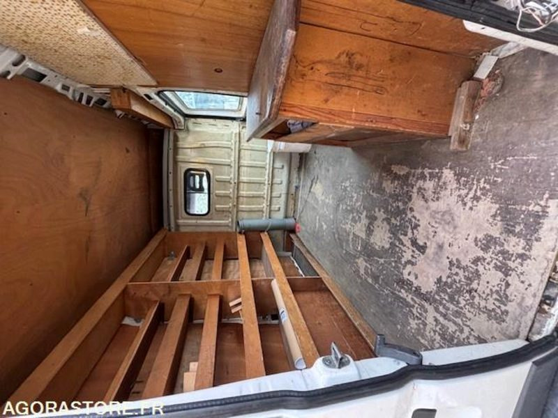 FOURGON CITROEN JUMPER FT30 de 2010 76305kms - فان: صورة 4 FOURGON CITROEN JUMPER FT30 de 2010 76305kms - فان: صورة 4