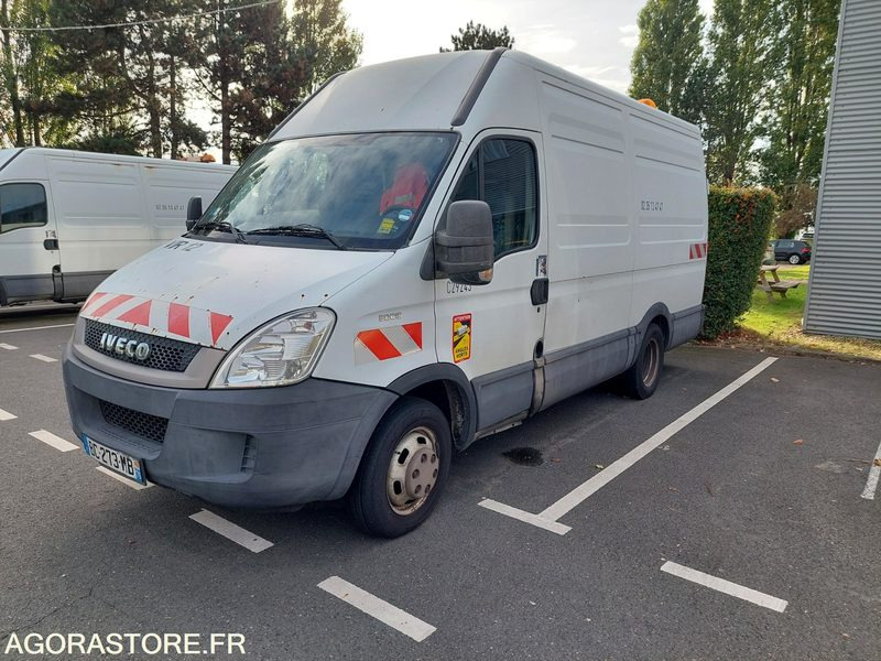 FOURGON IVECO AVEC GROUPE HP 371482 KMS / BC273MB (VENTE EXPORT UNIQUEMENT) - فان: صورة 2 FOURGON IVECO AVEC GROUPE HP 371482 KMS / BC273MB (VENTE EXPORT UNIQUEMENT) - فان: صورة 2