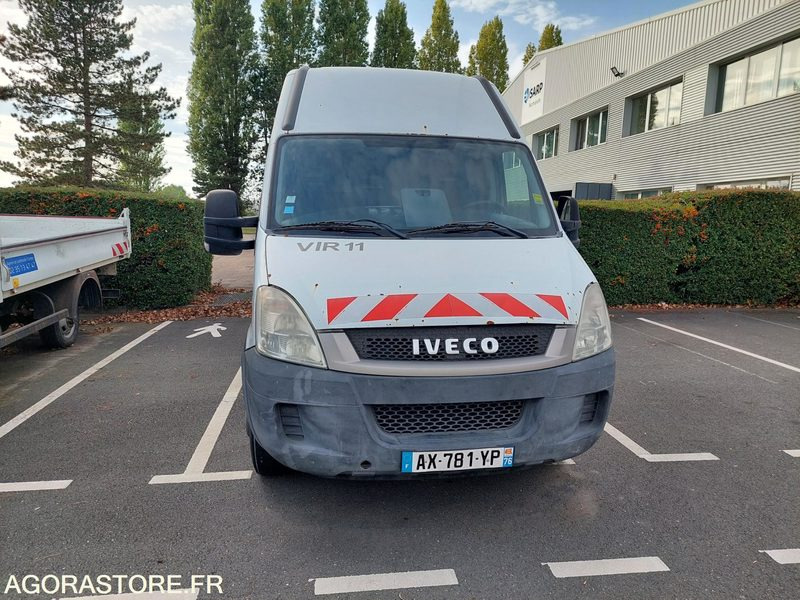 FOURGON IVECO AVEC GROUPE HP / AX781YP (VENTE EXPORT UNIQUEMENT) - فان: صورة 2 FOURGON IVECO AVEC GROUPE HP / AX781YP (VENTE EXPORT UNIQUEMENT) - فان: صورة 2