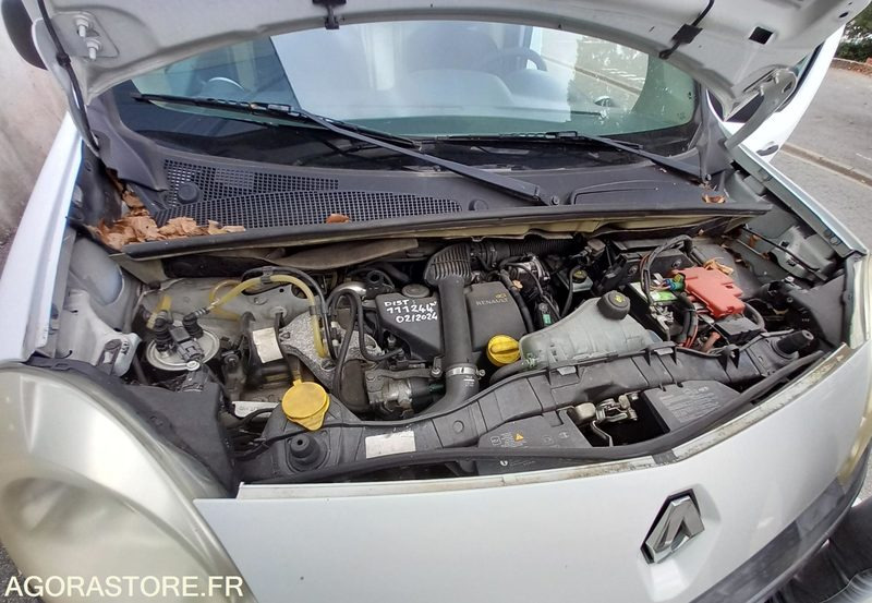 Fourgonnette frigorifique - RENAULT CN607VC - فان المدمجة: صورة 2 Fourgonnette frigorifique - RENAULT CN607VC - فان المدمجة: صورة 2