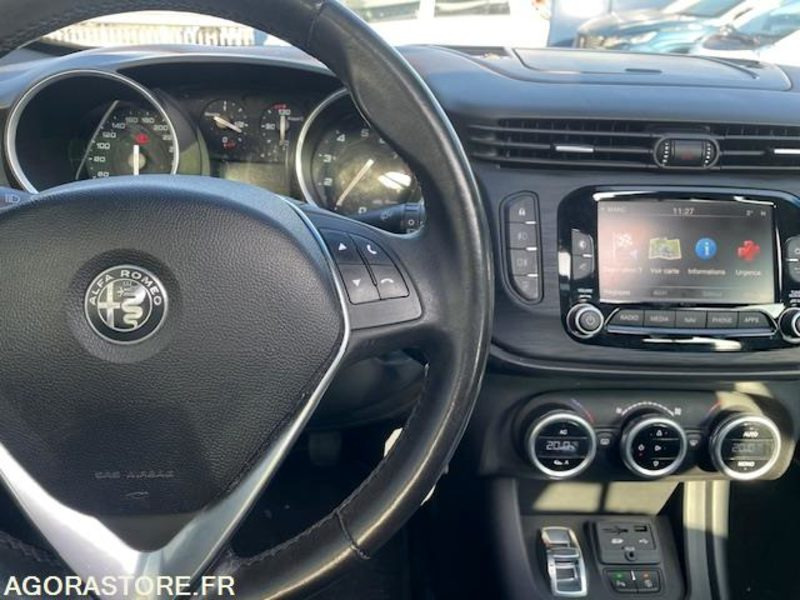 GIULIETTA LUSSO 1.4i TB 150cv S§S-12/2016-89360KM - سيارة: صورة 5 GIULIETTA LUSSO 1.4i TB 150cv S§S-12/2016-89360KM - سيارة: صورة 5