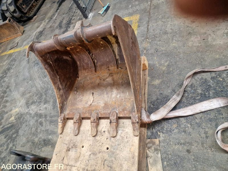 GODET (80) ADAPTE ATTACHE MORIN M5 - بكت حفار: صورة 1 GODET (80) ADAPTE ATTACHE MORIN M5 - بكت حفار: صورة 1