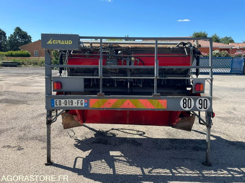 GRAVILLONNEUR ROLA 450 MAUGUIN D'OCCASION - معــدات الاسفلت: صورة 1 GRAVILLONNEUR ROLA 450 MAUGUIN D'OCCASION - معــدات الاسفلت: صورة 1