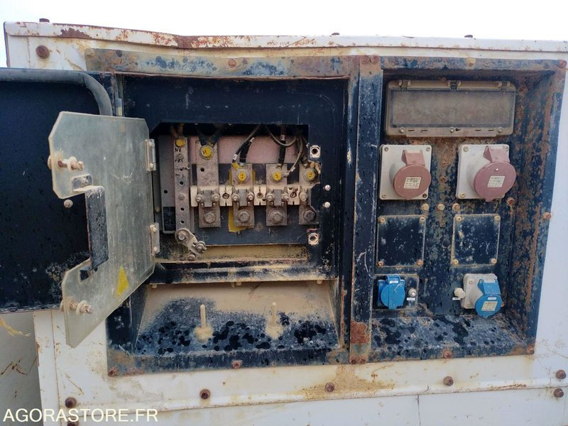 Groupe électrogène SDMO 60 kVA - مجموعة المولد: صورة 5 Groupe électrogène SDMO 60 kVA - مجموعة المولد: صورة 5
