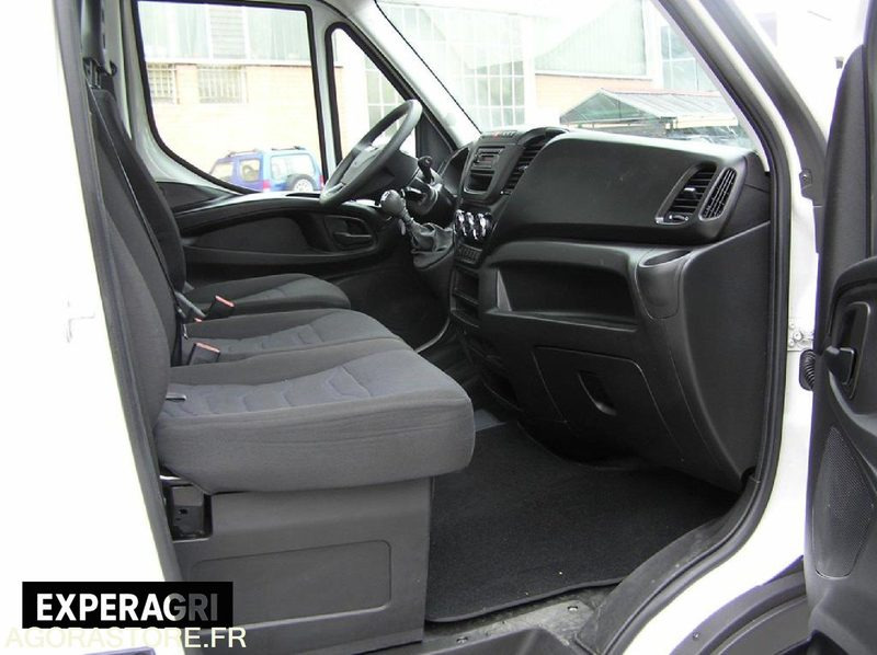 IVECO 35C15 - 2018 - 212 687km - BON ETAT GENERAL - شاحنة توصيل مغلقة: صورة 3 IVECO 35C15 - 2018 - 212 687km - BON ETAT GENERAL - شاحنة توصيل مغلقة: صورة 3
