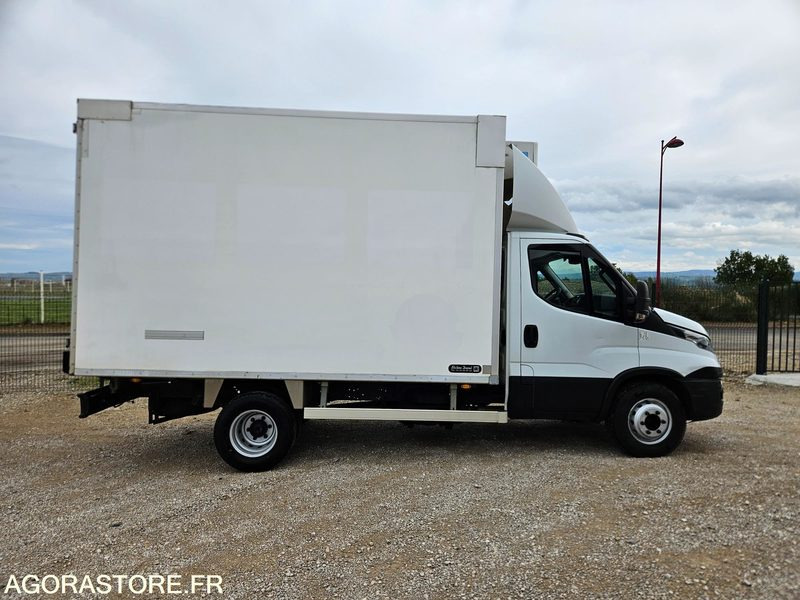 IVECO DAILY 72C21 PORTE VIANDE FRIGORIFIQUE - 2017 - شاحنة: صورة 1 IVECO DAILY 72C21 PORTE VIANDE FRIGORIFIQUE - 2017 - شاحنة: صورة 1