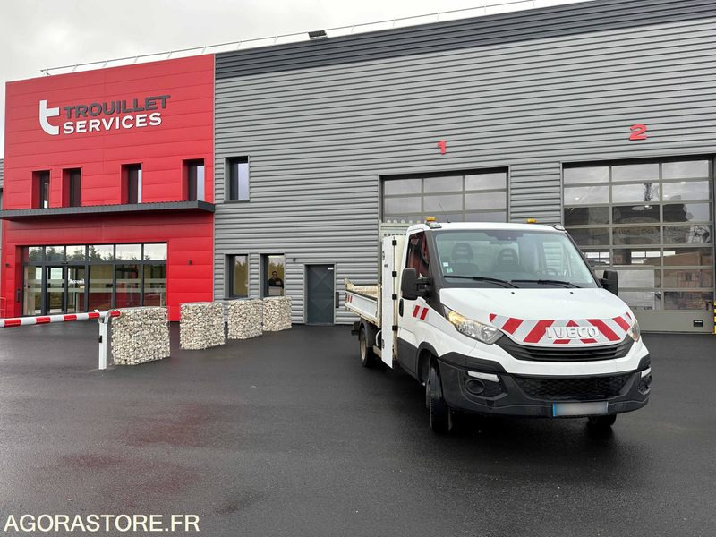 IVECO DAILY CHASSIS CABINE- 2019- 134920KM - قلاب صغير: صورة 2 IVECO DAILY CHASSIS CABINE- 2019- 134920KM - قلاب صغير: صورة 2